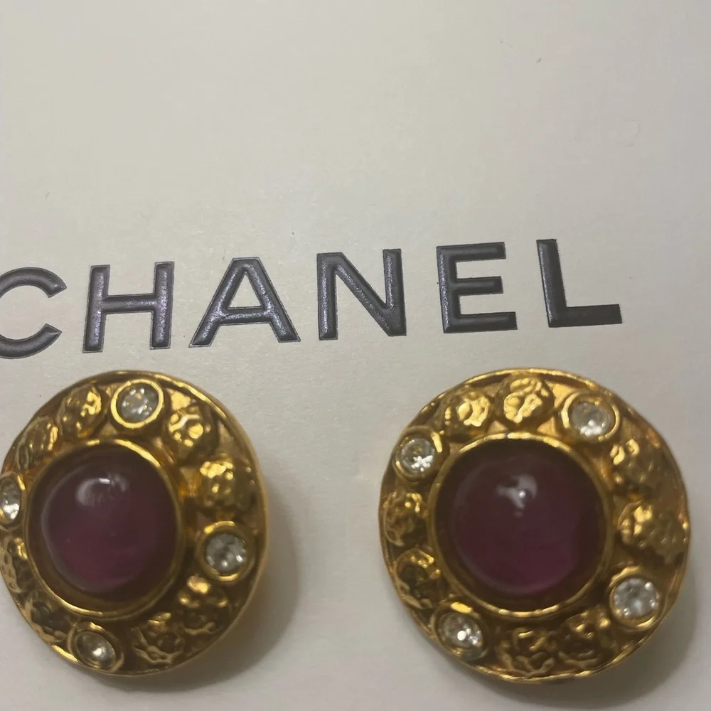 CHANEL Gold and Purple Earrings - Picture 4 of 6